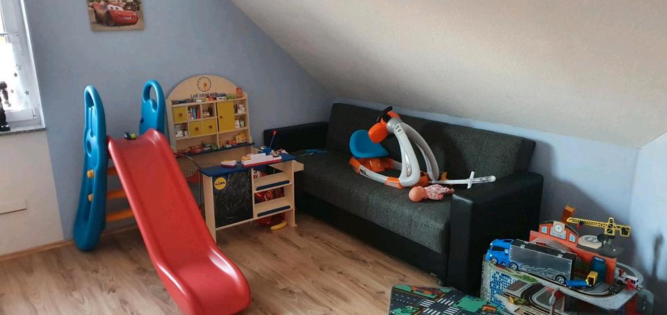 Dachgeschoßwohnung Nörvenich - 3 Zimmer, 105 m&sup2;, 880&euro; | Angebot:25381635