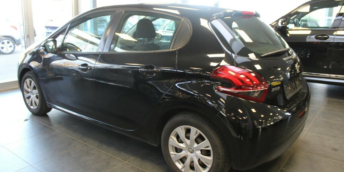 Peugeot 208 PureTech 82 Style 110.414 km 6.980 &euro; Euskirchen 53881