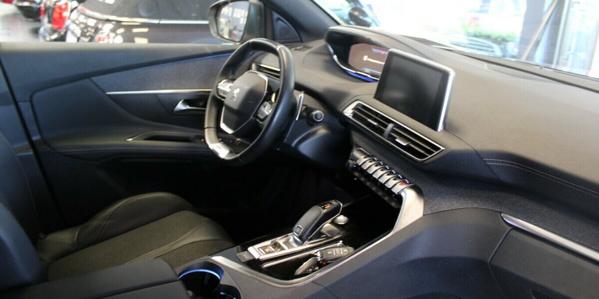 Peugeot 3008 1.5 GT Line 73.030 km 16.980 &euro; Euskirchen 53881