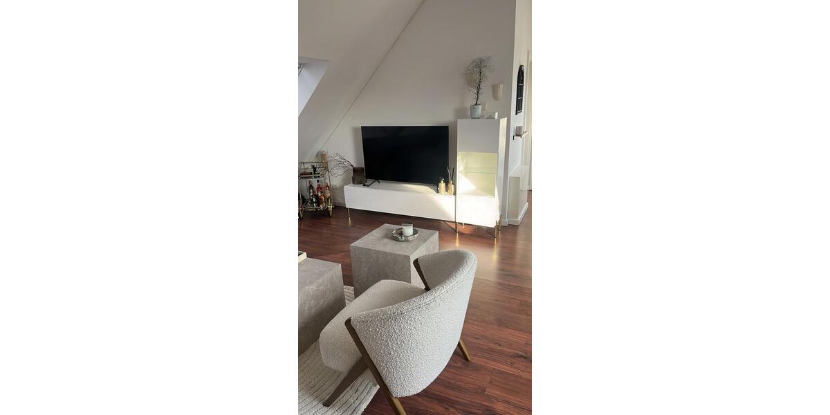 Dachgeschoßwohnung Köln Nippes - 1 Zimmer, 68 m&sup2;, 1.100&euro; | Angebot:25903137