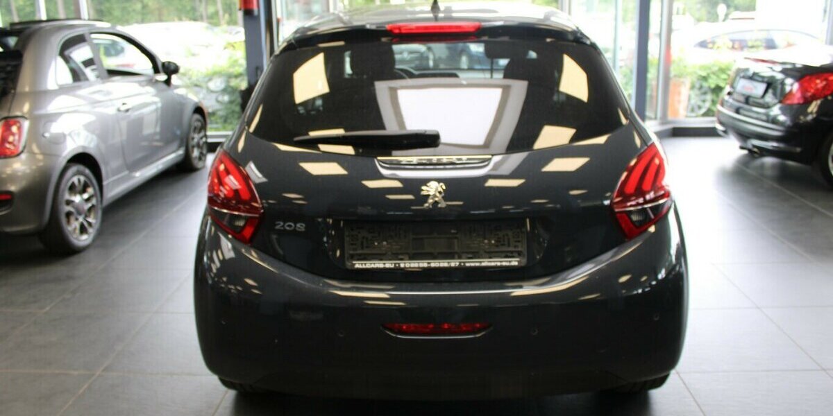 Peugeot 208 PureTech 82 Style 62.084 km 7.980 &euro; Euskirchen 53881