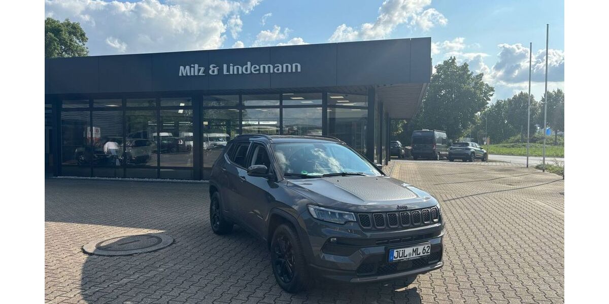 Jeep Compass 52.000 km 27.090 &euro; Jülich 52428