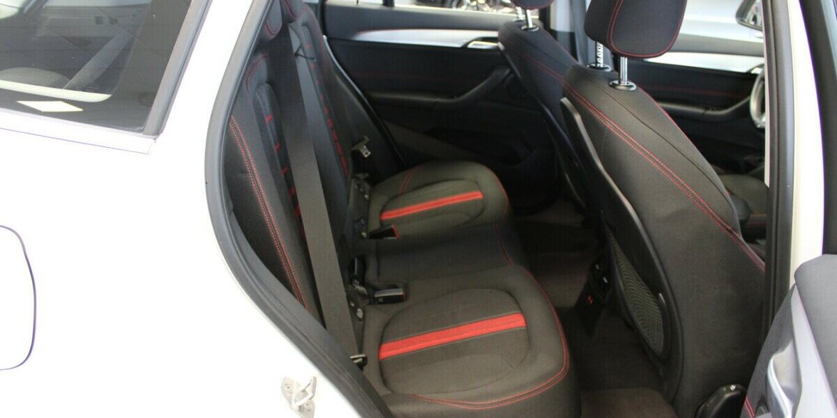 BMW X1 sDrive20i Aut. Sport Line 16.245 km 22.980 &euro; Euskirchen 53881