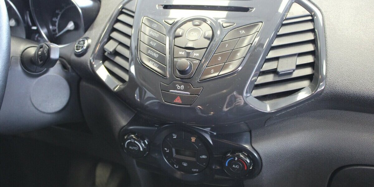 Ford EcoSport 1.0 EcoBoost TITANIUM 89.930 km 8.980 &euro; Euskirchen 53881