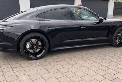 Porsche Taycan 47.000 km 69.800 &euro; Niederzier 52382
