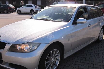 BMW 320 82.100 km 4.990 &euro; Köln 51105