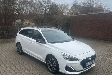 Hyundai i30 98.000 km 15.400 &euro; Grevenbroich 41515