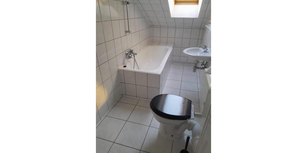 Dachgeschoßwohnung Leverkusen Bürrig - 3 Zimmer, 57 m&sup2;, 600&euro; | Angebot:25811901