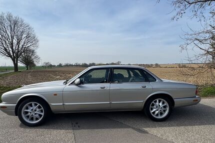Jaguar XJ8 197.000 km 14.990 &euro; Elsdorf 50189