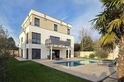 Haus Grevenbroich - Wevelinghoven Wevelinghoven - 10 Zimmer, 320 m&sup2;, 1.850.000&euro; | Angebot:25248613