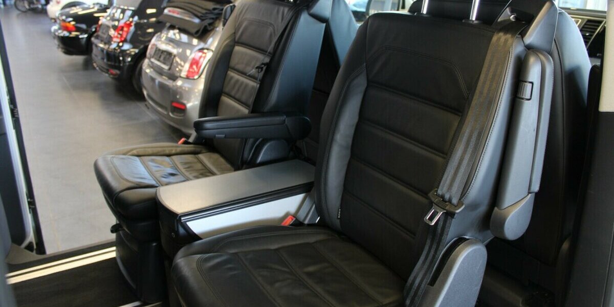 VW T6 Multivan 2.0 TDI DSG Highline - 7-Sitzer - 106.893 km 36.980 &euro; Euskirchen 53881