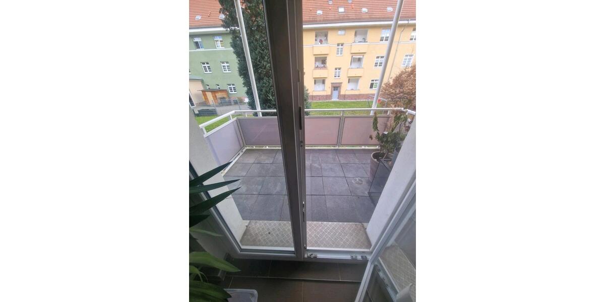 Hochparterre Köln - 2 Zimmer, 61 m&sup2;, 800&euro; | Angebot:25510510