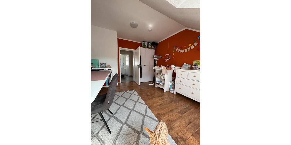 Dachgeschoßwohnung Düren Mariaweiler-Hoven - 3 Zimmer, 71 m&sup2;, 220.000&euro; | Angebot:26775343
