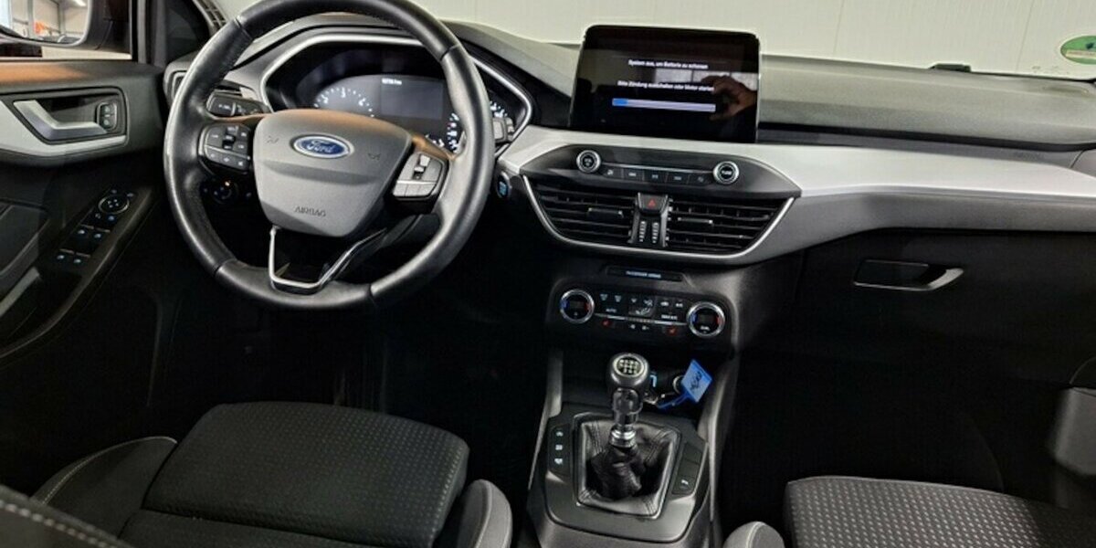 Ford Focus Navi+Temp+Sitzh+Spurh+CarPlay+6xServ+1H+E6 93.000 km 11.250 &euro; Erftstadt 50374