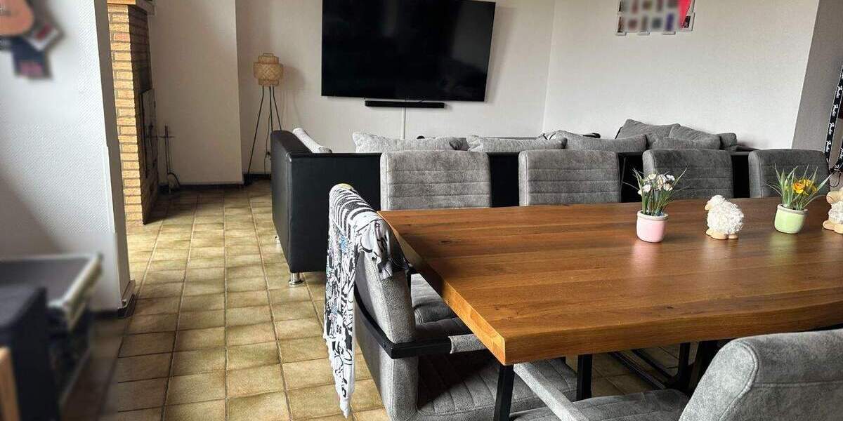 Mehrfamilienhaus, Wohnhaus Niederzier - 8 Zimmer, 274 m&sup2;, 415.000&euro; | Angebot:25692153