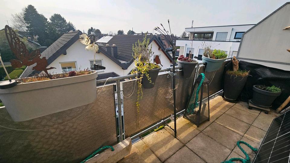 Dachgeschoßwohnung Niederkassel - 2 Zimmer, 65 m&sup2;, 805&euro; | Angebot:25887362