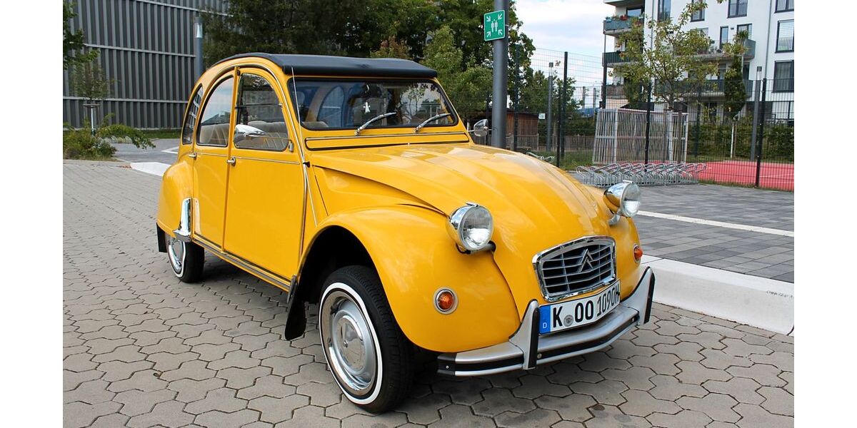 Citroen 2 CV 118.100 km 10.900 &euro; Köln 50739