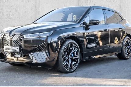 BMW iX 28.465 km 42.990 &euro; Köln-West 50858