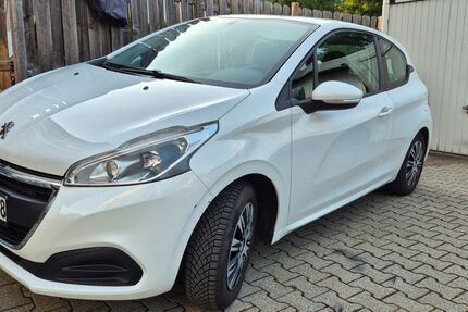 Peugeot 208 96.100 km 6.500 &euro; Köln 50769