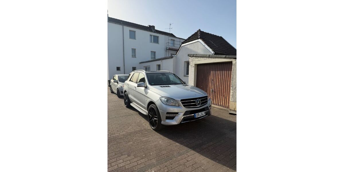 Mercedes-Benz ML 350 214.000 km 14.999 &euro; Leverkusen 51371