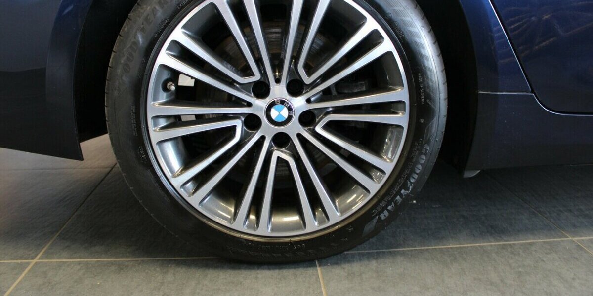 BMW 530 530D xDrive Touring Aut. Sport Line 129.563 km 26.980 &euro; Euskirchen 53881
