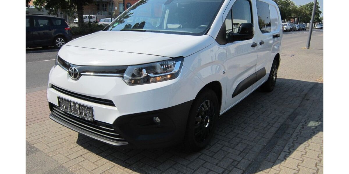 Toyota Proace City 163.200 km 11.990 &euro; Köln 51105