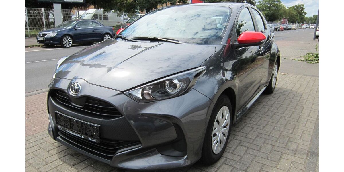 Toyota Yaris 15.620 km 13.990 &euro; Köln 51105