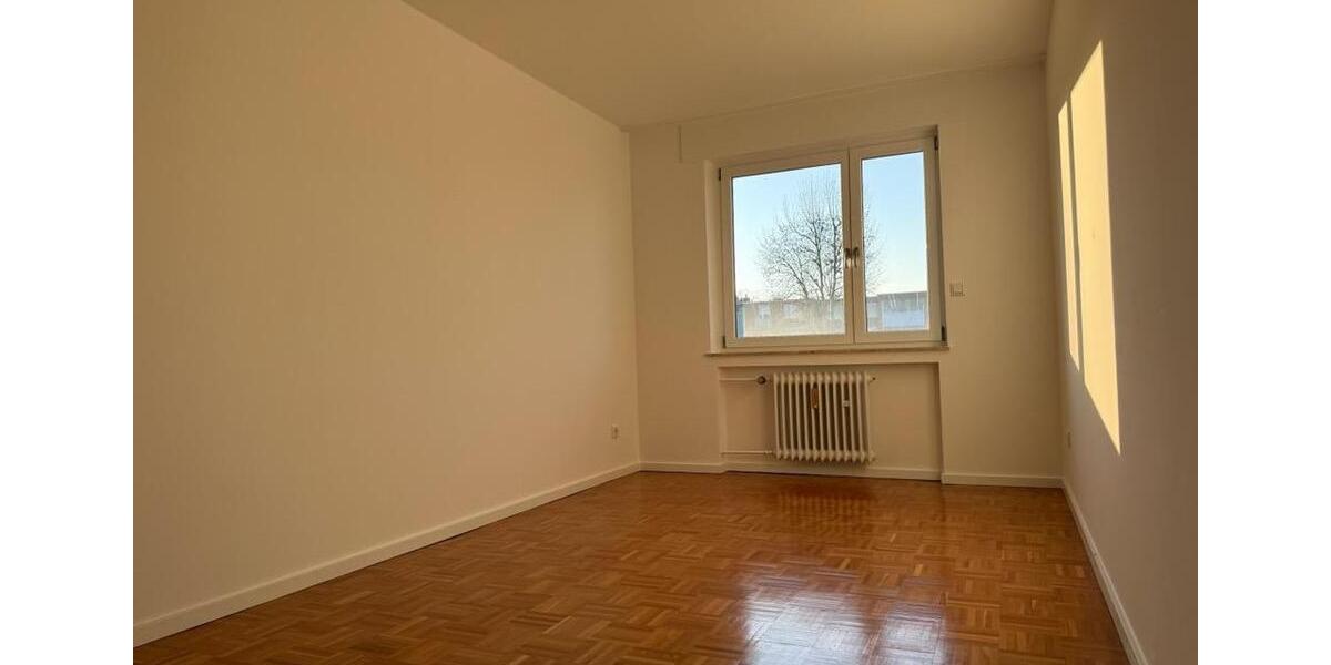 Etagenwohnung Frechen - 3 Zimmer, 123 m&sup2;, 1.480&euro; | Angebot:25297431