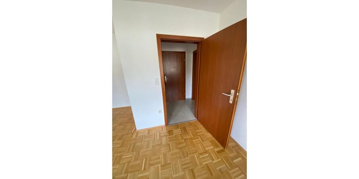 Etagenwohnung Niederkassel - 1 Zimmer, 33 m&sup2;, 430&euro; | Angebot:25933245