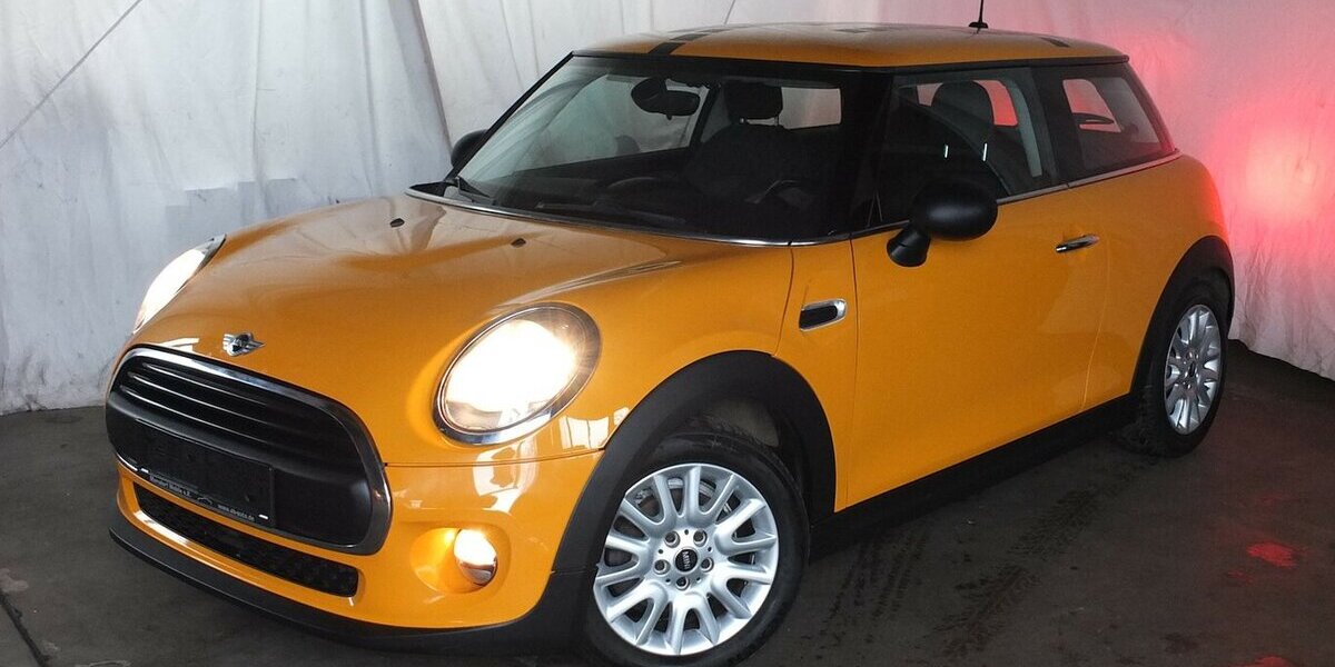 Mini One D KLIMAAUTOMATIK PDC SITZHEIZUNG WINTERREIFEN 122.875 km 8.500 &euro; Köln 50858
