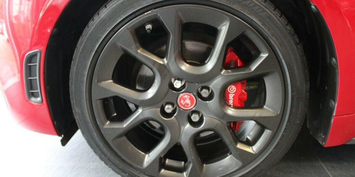 Fiat 124 Spider Abarth Serie 0 Turismo 1.4 MultiAir Tur 70.994 km 23.980 &euro; Euskirchen 53881
