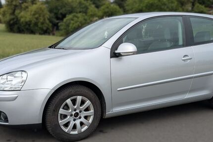 VW Golf 107.800 km 4.800 &euro; Niederkassel 53859
