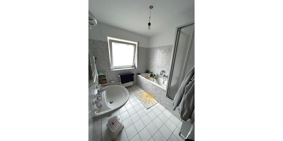 Etagenwohnung Bornheim - 3 Zimmer, 101 m&sup2;, 1.162&euro; | Angebot:25869860