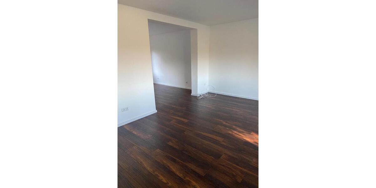 Etagenwohnung Köln Mülheim - 4 Zimmer, 120 m&sup2;, 1.300&euro; | Angebot:25630401