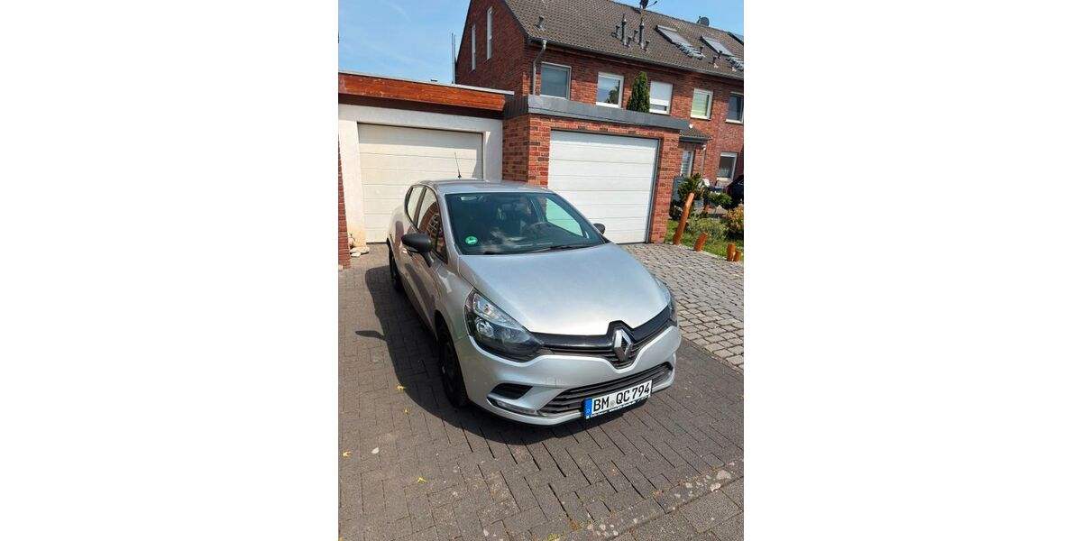 Renault Clio 94.000 km 7.499 &euro; Wesseling 50389