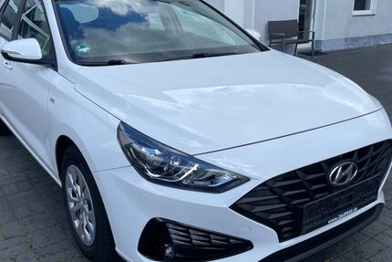 Hyundai i30 94.000 km 12.990 &euro; Düren 52351
