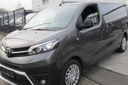 Toyota Proace (Verso) 148.000 km 15.990 &euro; Köln 51105