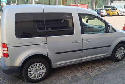 VW Caddy 212.000 km 6.100 &euro; Köln 50676