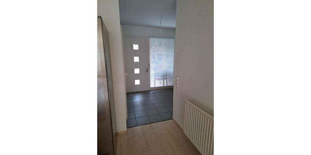 Doppelhaushälfte Niederkassel - 3 Zimmer, 137 m&sup2;, 2.200&euro; | Angebot:25146145