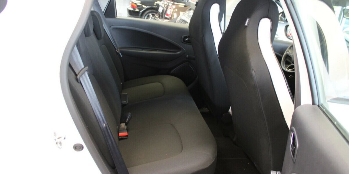 Renault ZOE Z.E 50 LIFE 51.098 km 9.980 &euro; Euskirchen 53881