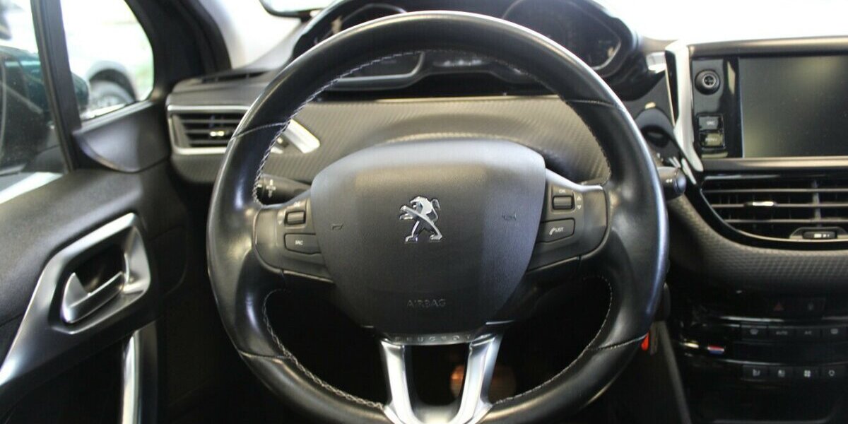 Peugeot 2008 PureTech 110 GPF EA T6 Allure 119.082 km 10.780 &euro; Euskirchen 53881