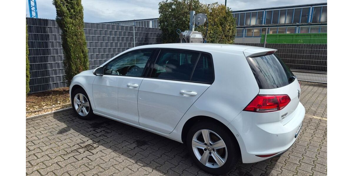 VW Golf 158.000 km 7.500 &euro; Niederzier 52382