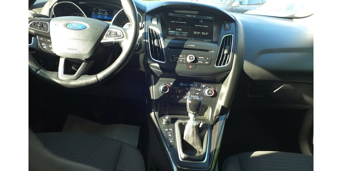 Ford Focus TITANIUM WM26: NAVI KLIMAAUTOM EINPARKHILFE 134.288 km 6.998 &euro; Köln 50858