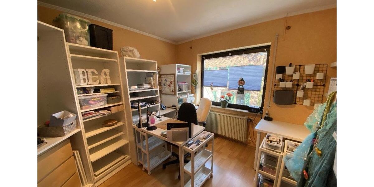 Etagenwohnung Erftstadt - 7 Zimmer, 171 m&sup2;, 2.281&euro; | Angebot:26003682