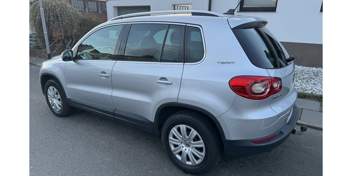 VW Tiguan 2.0TSI DSG 4-Motion Xenon AHK SR+WR 1.Hd 109.500 km 11.400 &euro; Erftstadt 50374