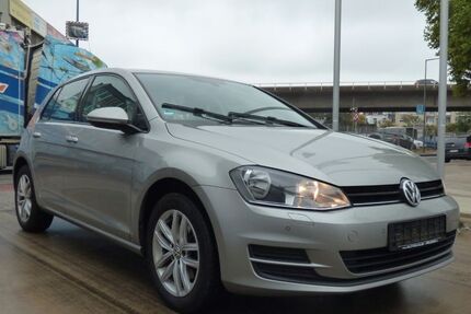 VW Golf 156.000 km 7.200 &euro; Köln 51105