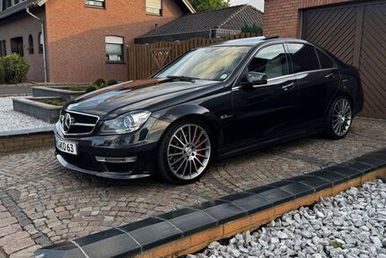 Mercedes-Benz C 63 AMG 106.730 km 55.900 &euro; Aldenhoven 52457