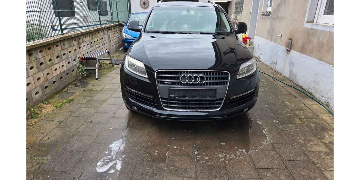 Audi Q7 302.000 km 6.300 &euro; Titz 52445