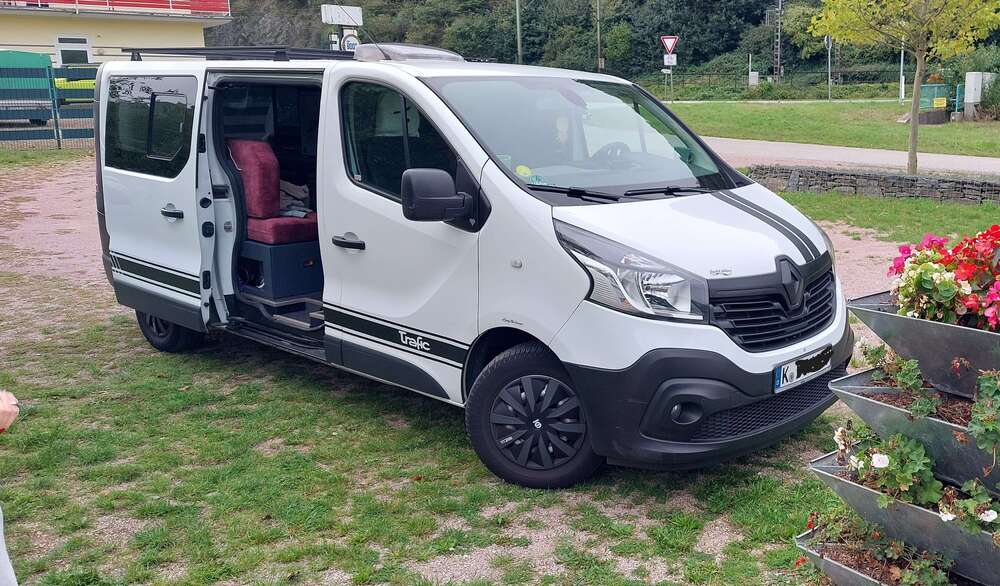 Renault Trafic 129.000 km 22.990 &euro; Köln 50739