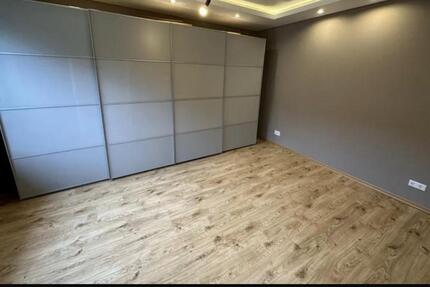 Wohnung Köln Mülheim - 3 Zimmer, 88 m&sup2;, 2.000&euro; | Angebot:25408494